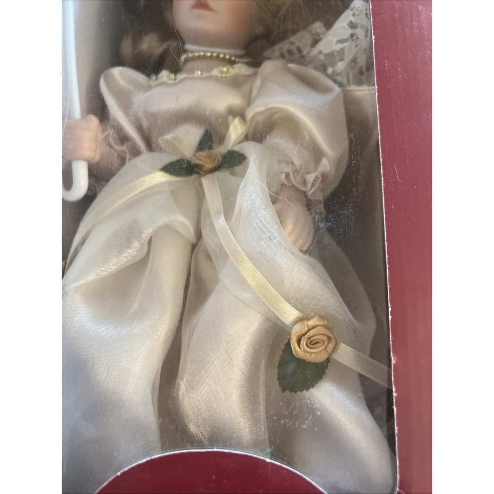 Century Collection Genuine Porcelain Doll Lamp - Picture 3 of 6